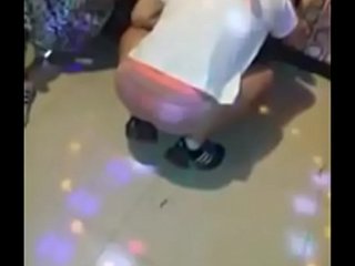 [한국야동] 노래방에서 팬티 제끼고 - 한국야동 - 딸자닷컴